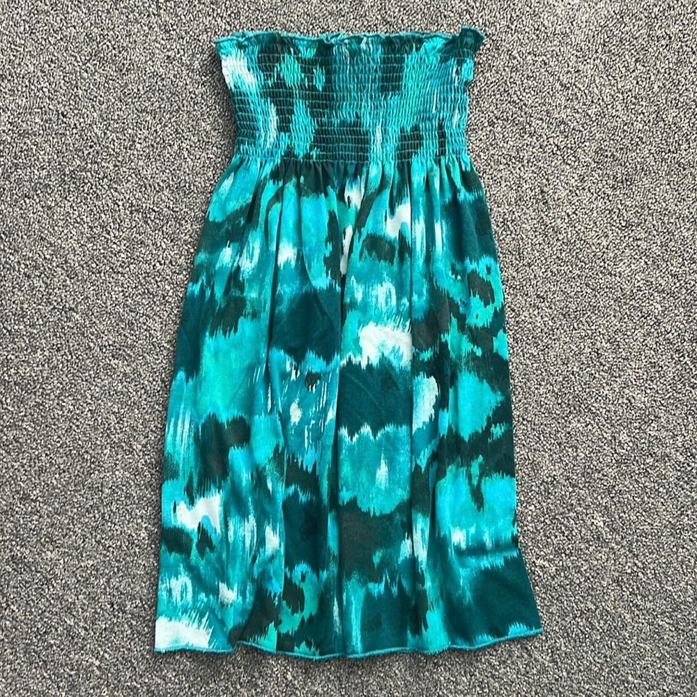 Dress - Picture 3 of 4
